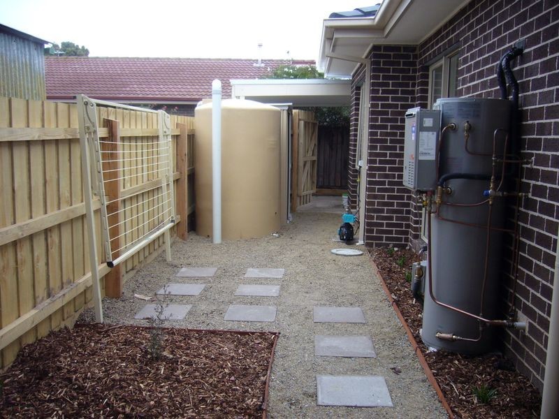 2/2 Deakin Crescent, Dandenong North VIC 3175