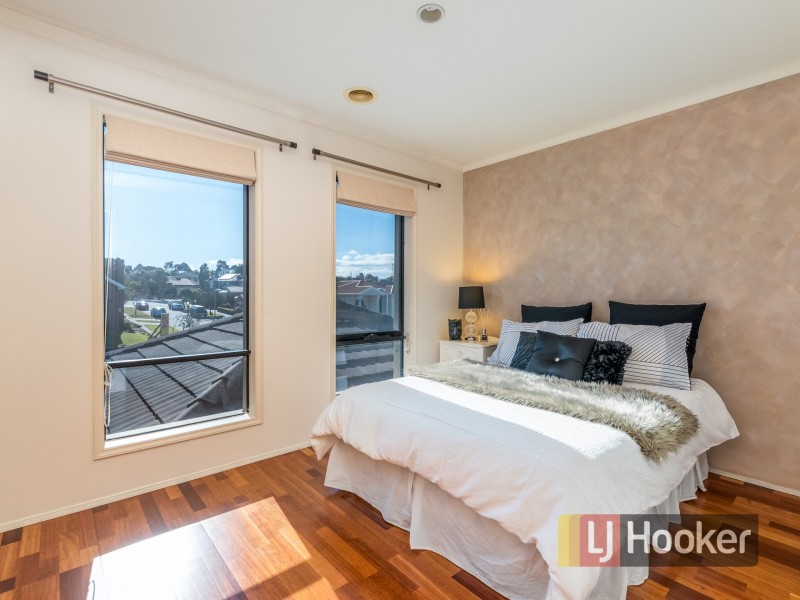 17 Renee Avenue, Endeavour Hills VIC 3802