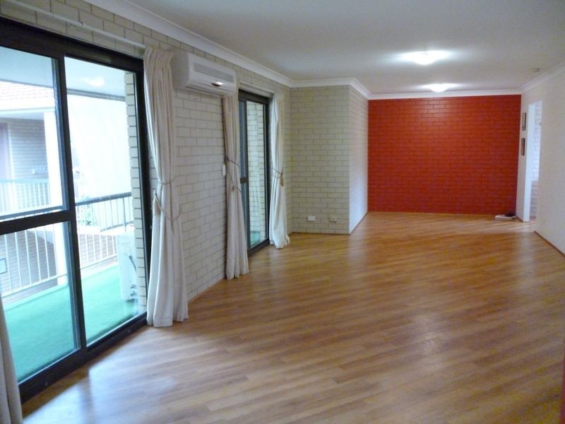 11/22 Duet Dr, Mermaid Waters QLD 4218