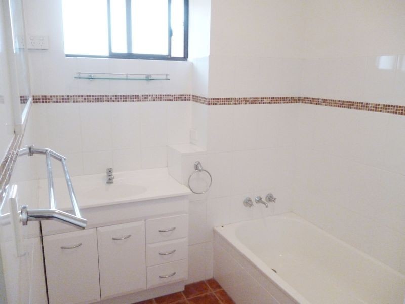 11/22 Duet Dr, Mermaid Waters QLD 4218