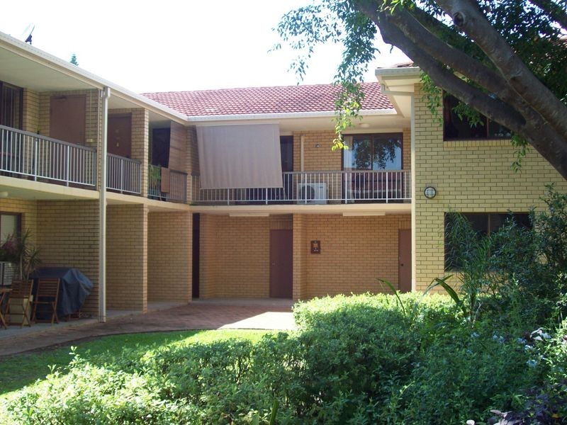 11/22 Duet Dr, Mermaid Waters QLD 4218