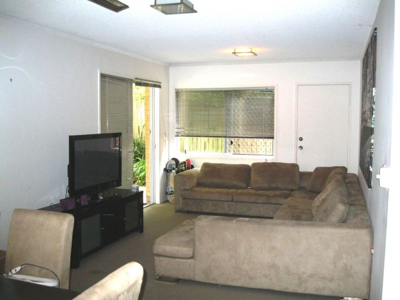 2/7 Albert St, Burleigh Heads QLD 4220