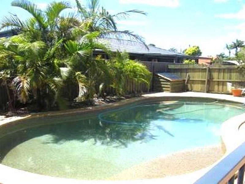 23 Auk Ave, Burleigh Waters QLD 4220