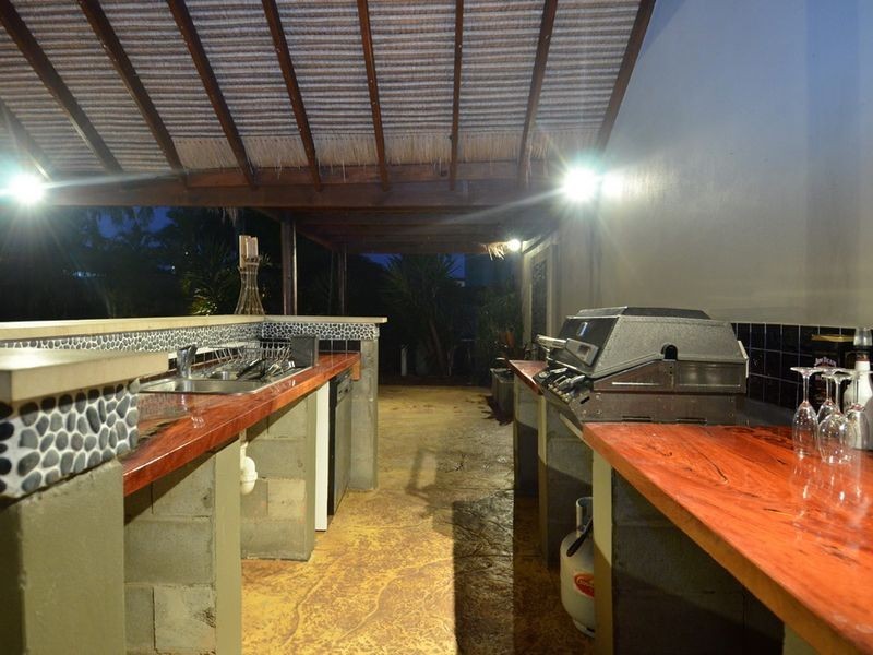 84 Acanthus Avenue, Burleigh Heads QLD 4220