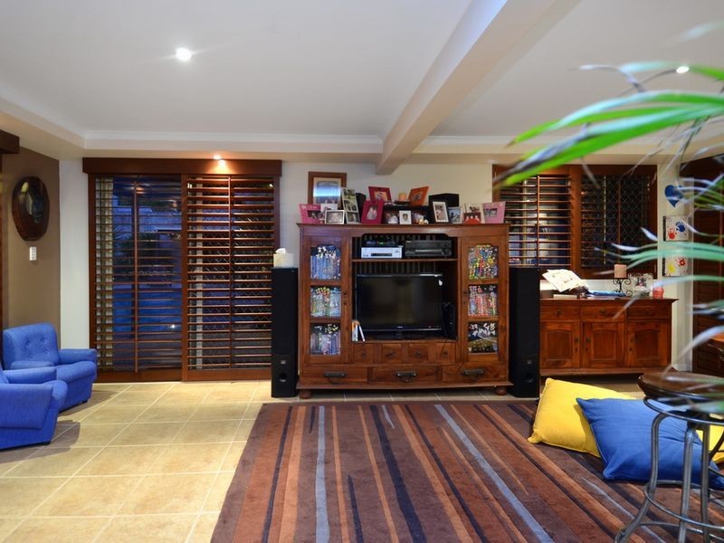 84 Acanthus Avenue, Burleigh Heads QLD 4220