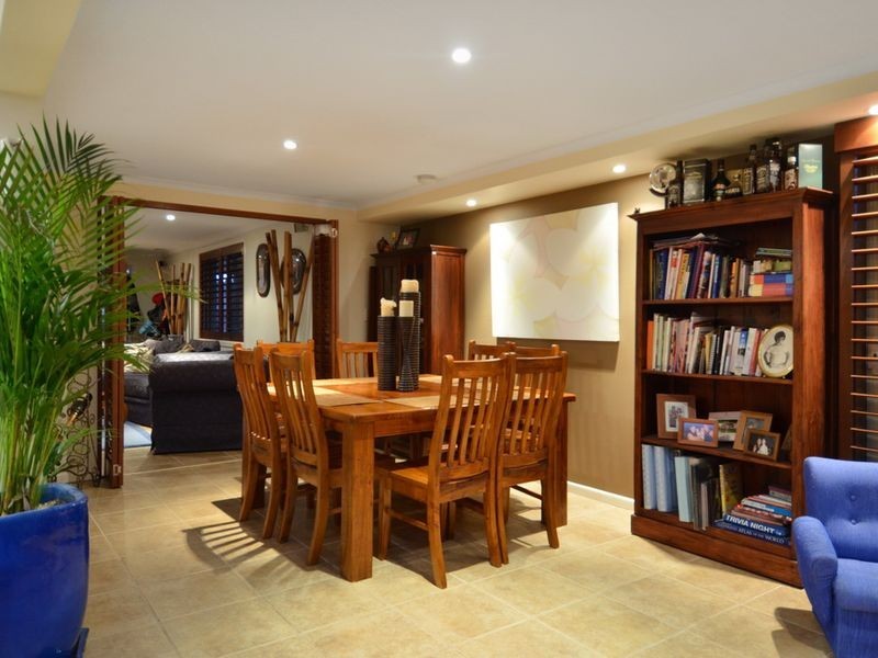 84 Acanthus Avenue, Burleigh Heads QLD 4220