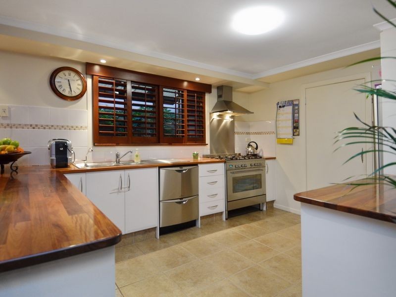 84 Acanthus Avenue, Burleigh Heads QLD 4220