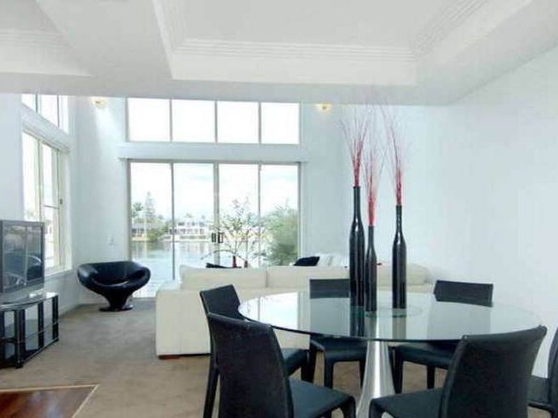 1/24 Sunset Blvd, Surfers Paradise QLD 4217