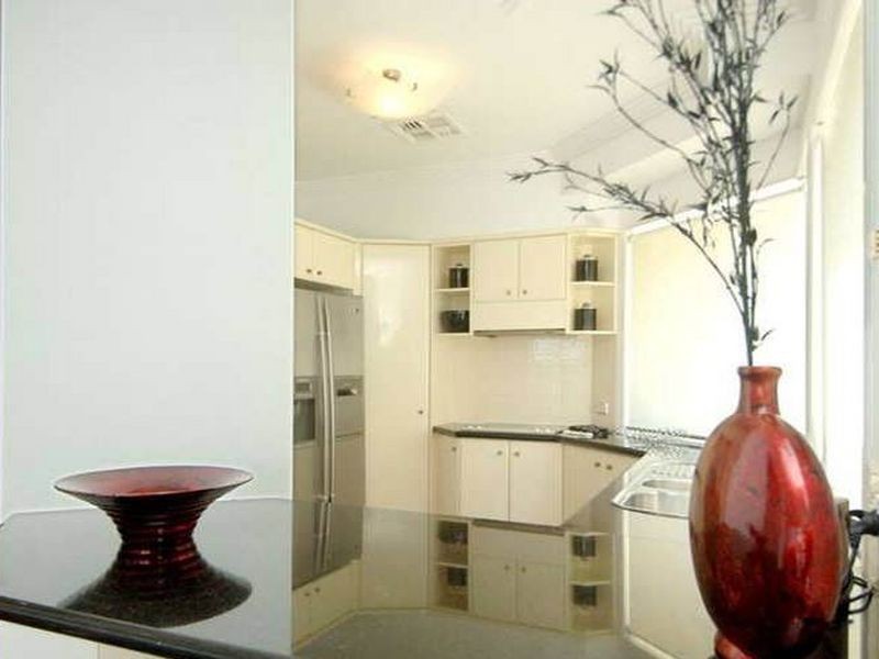 1/24 Sunset Blvd, Surfers Paradise QLD 4217