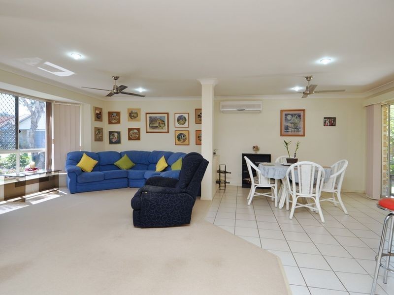 10 Bowerbird Place, Burleigh Waters QLD 4220