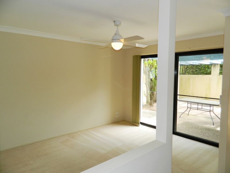 3/20 Broad St, Labrador QLD 4215