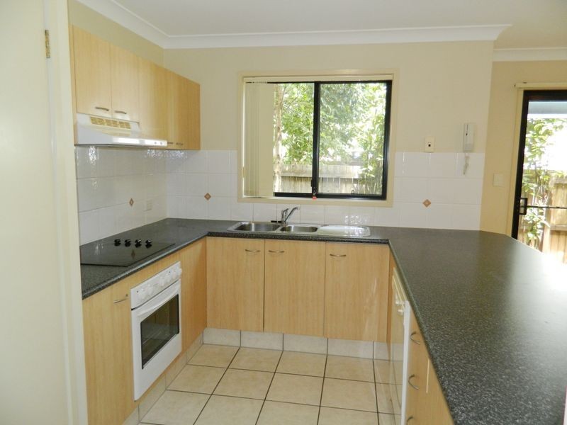 3/20 Broad St, Labrador QLD 4215