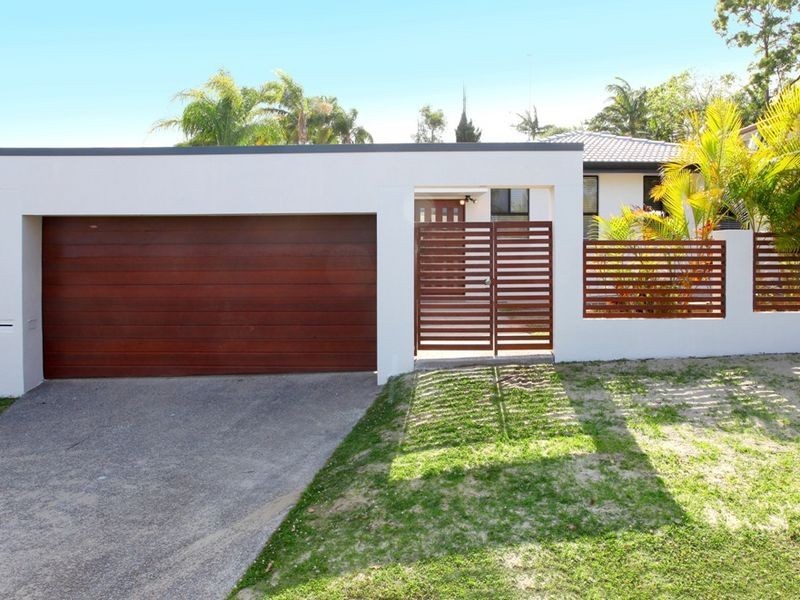 10 Ocean View St, Benowa QLD 4217