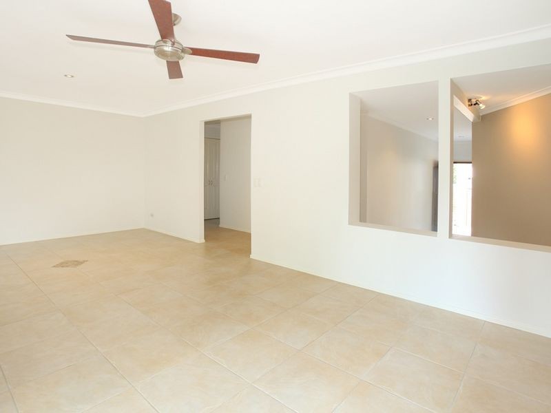 10 Ocean View St, Benowa QLD 4217