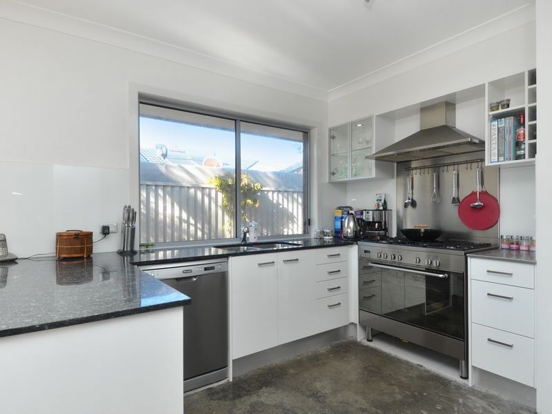 33 Aruma Avenue, Burleigh Waters QLD 4220