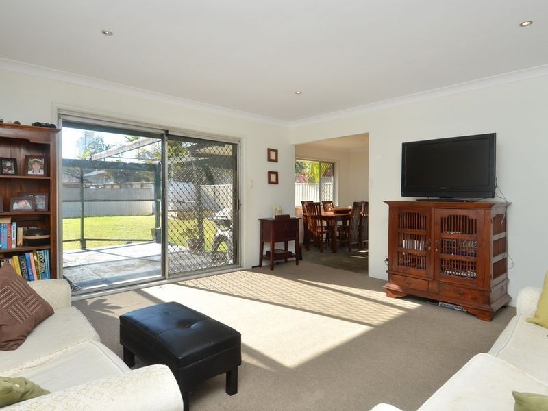 33 Aruma Avenue, Burleigh Waters QLD 4220