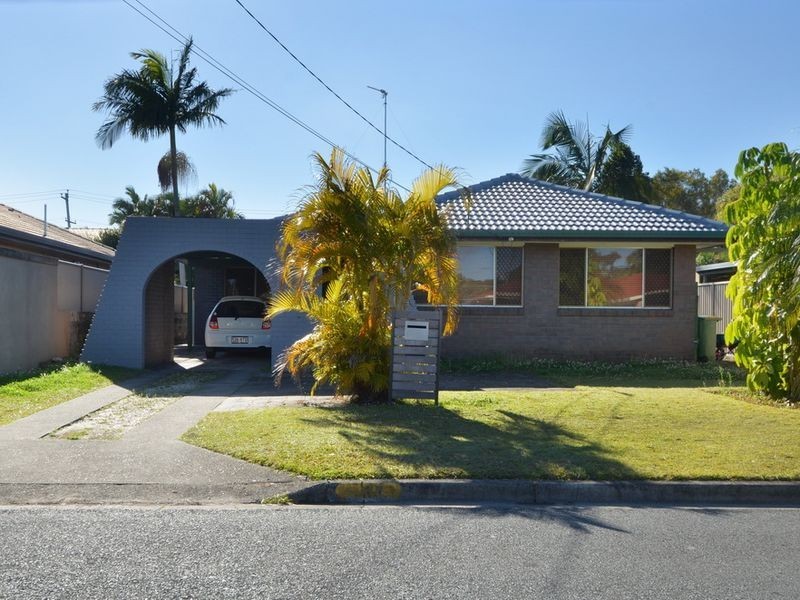 33 Aruma Avenue, Burleigh Waters QLD 4220