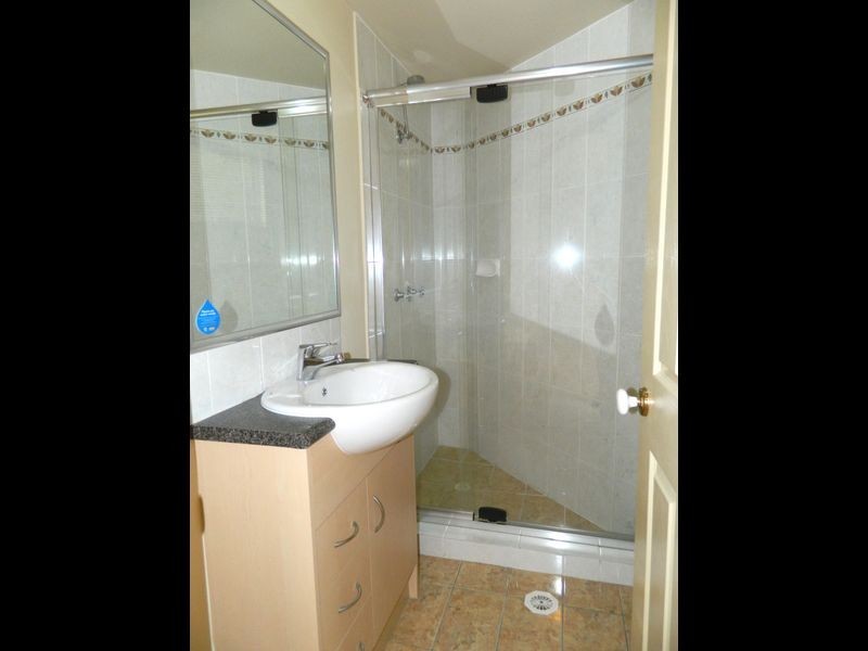 8/25 Chester Terrace, Southport QLD 4215