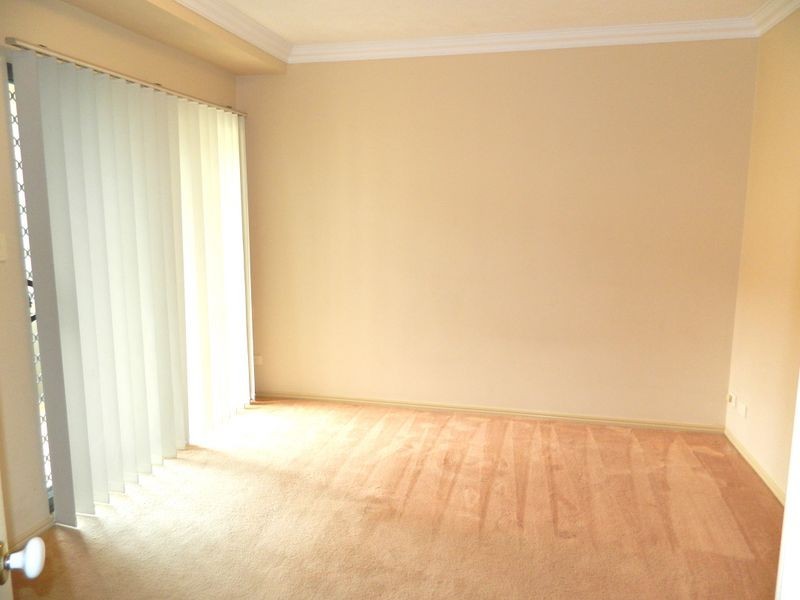 8/25 Chester Terrace, Southport QLD 4215