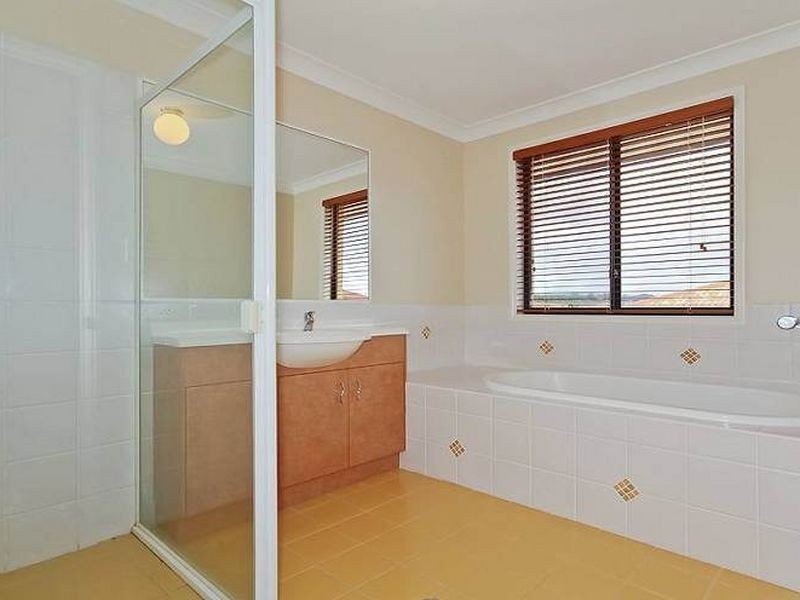 1 Tropicana Circuit, Burleigh Waters QLD 4220