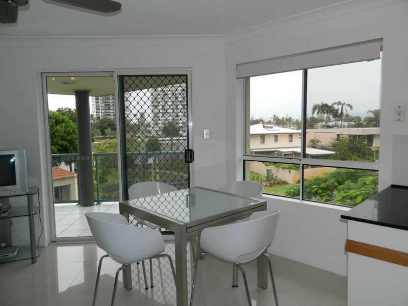 9/8 Tarcoola Cres, Chevron Island QLD 4217