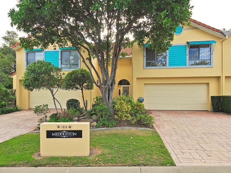 2/125 Santa Cruz Boulevard, Clear Island Waters QLD 4226