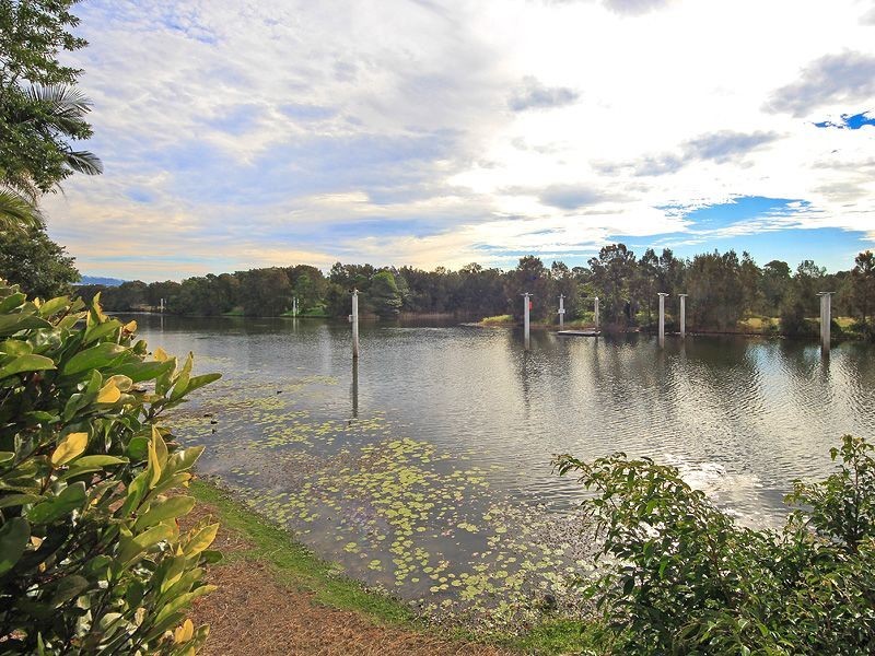 2/125 Santa Cruz Boulevard, Clear Island Waters QLD 4226