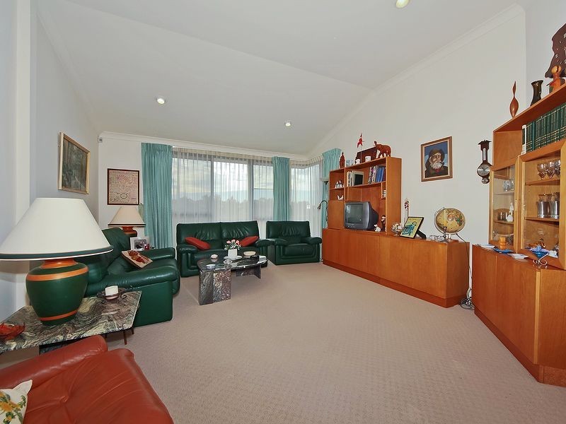 2/125 Santa Cruz Boulevard, Clear Island Waters QLD 4226