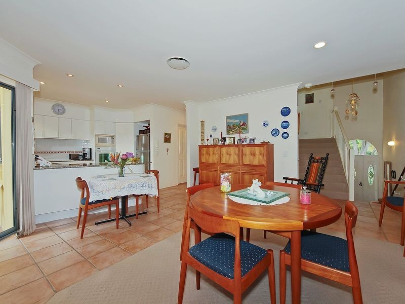 2/125 Santa Cruz Boulevard, Clear Island Waters QLD 4226