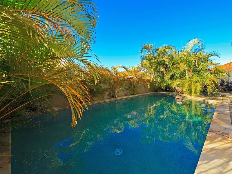 12 Mauritius Court, Varsity Lakes QLD 4227