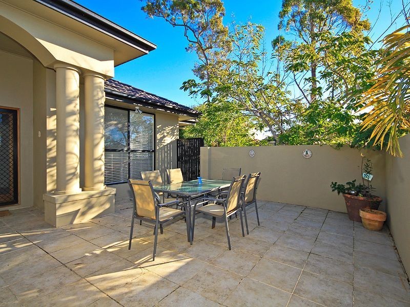 12 Mauritius Court, Varsity Lakes QLD 4227