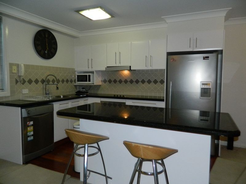 37/3 Sunset Blvd, Surfers Paradise QLD 4217
