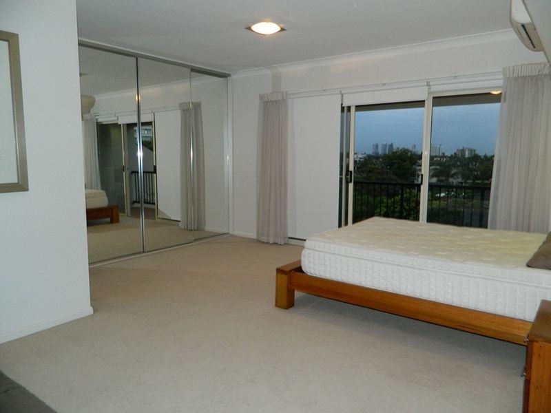 37/3 Sunset Blvd, Surfers Paradise QLD 4217