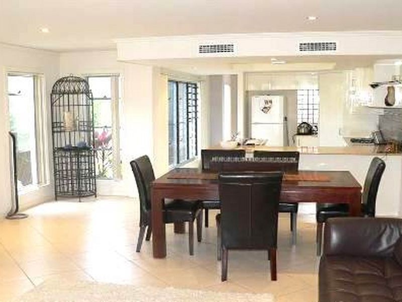 1/12 Ferny Fairway, Burleigh Heads QLD 4220