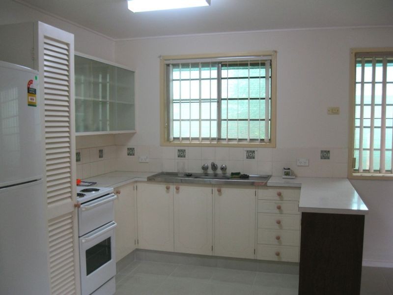 24 Paradise Ave, Miami QLD 4220
