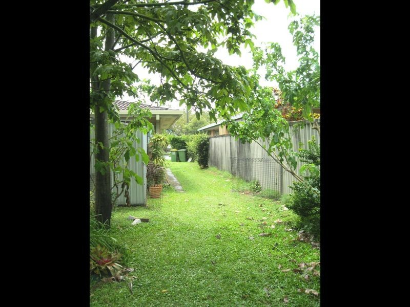 24 Paradise Ave, Miami QLD 4220
