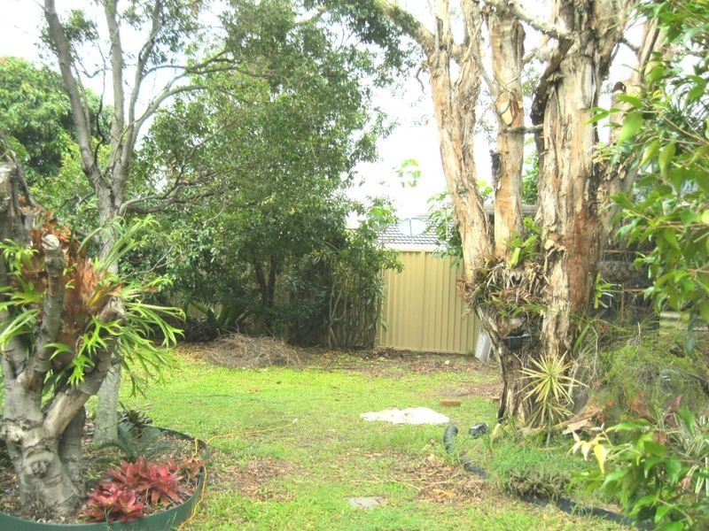 24 Paradise Ave, Miami QLD 4220