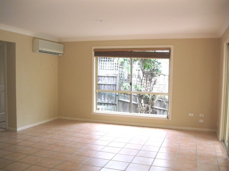 4 Tea Garden Pl, Robina QLD 4226