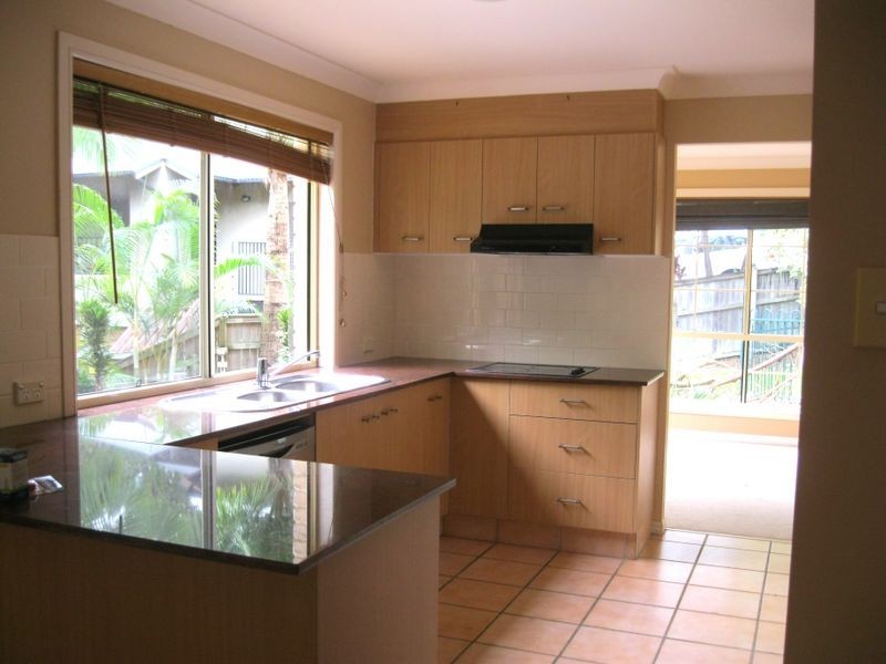 4 Tea Garden Pl, Robina QLD 4226
