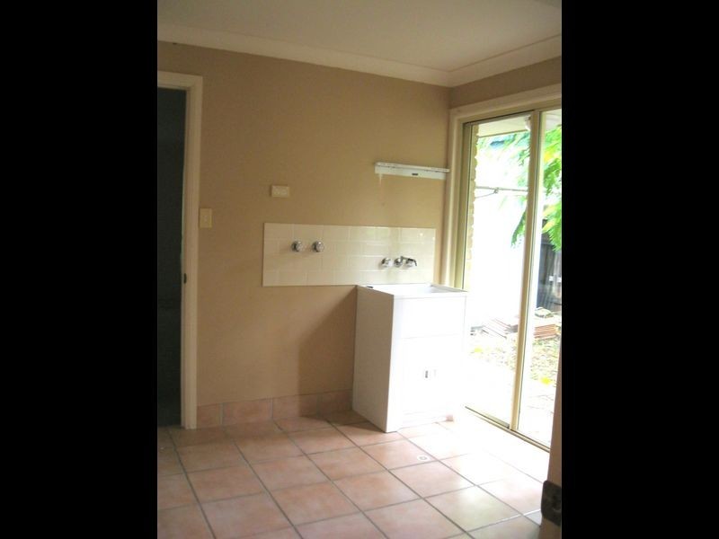 4 Tea Garden Pl, Robina QLD 4226