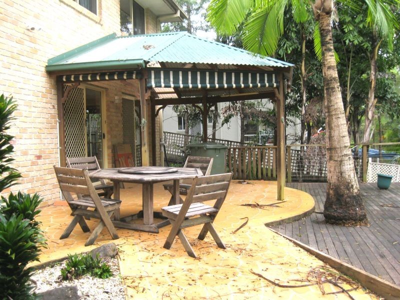 4 Tea Garden Pl, Robina QLD 4226
