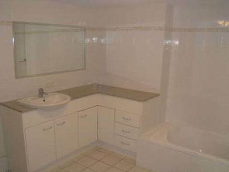 5/1996 Gold Coast Highway, Miami QLD 4220