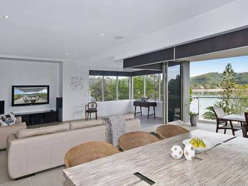 8 Murlong Cres, Palm Beach QLD 4221