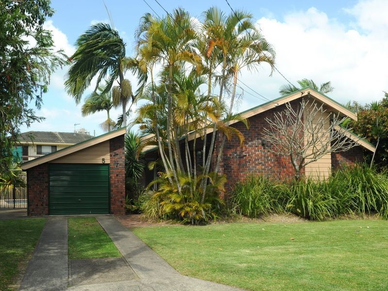 5 Barwon Street, Burleigh Waters QLD 4220