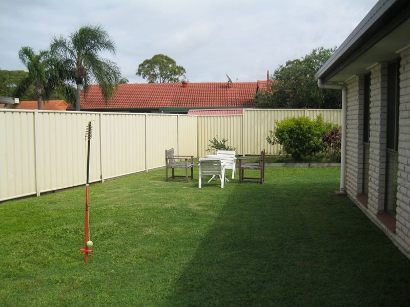 4 Frangipani St, Miami QLD 4220