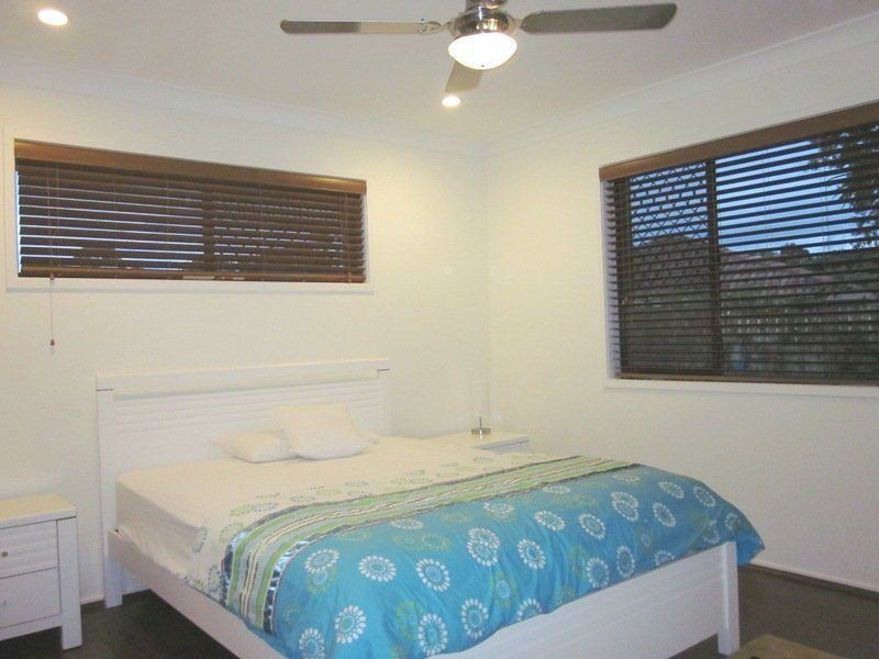 9 Oaklands Crt, Burleigh Waters QLD 4220