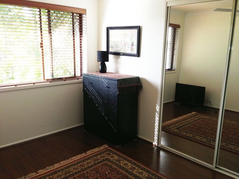 9 Oaklands Crt, Burleigh Waters QLD 4220