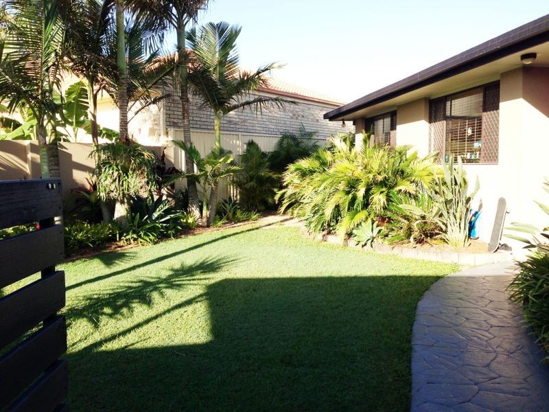 9 Oaklands Crt, Burleigh Waters QLD 4220