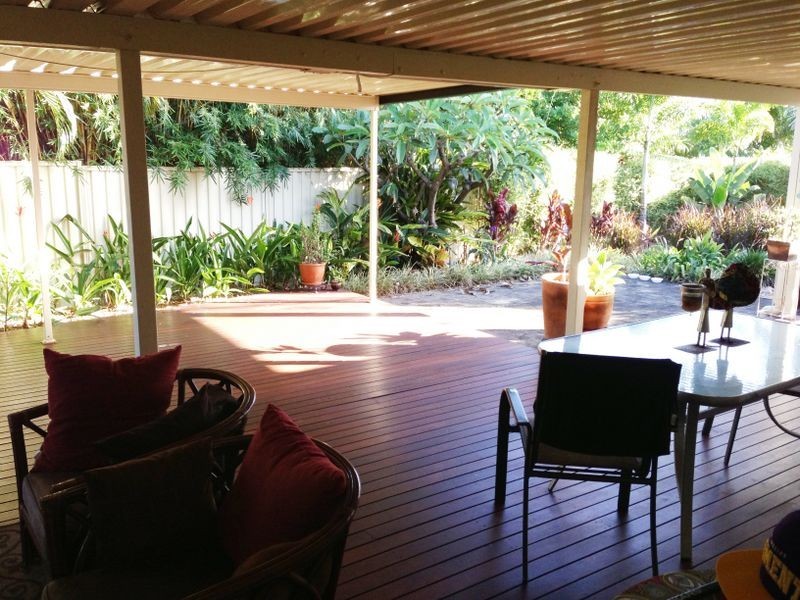 9 Oaklands Crt, Burleigh Waters QLD 4220