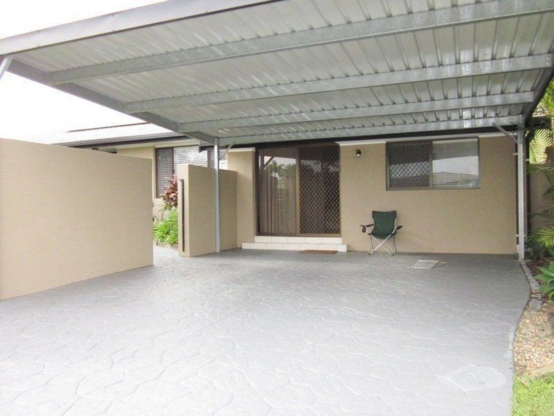 9 Oaklands Crt, Burleigh Waters QLD 4220